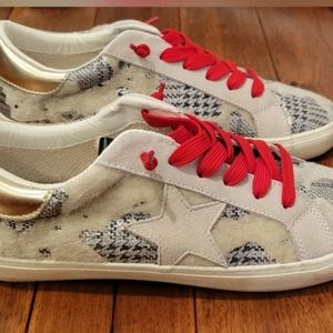Steve Madden sz 9.5 sneakers